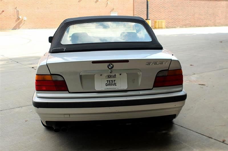 1999 BMW 3 Series 323i image 4
