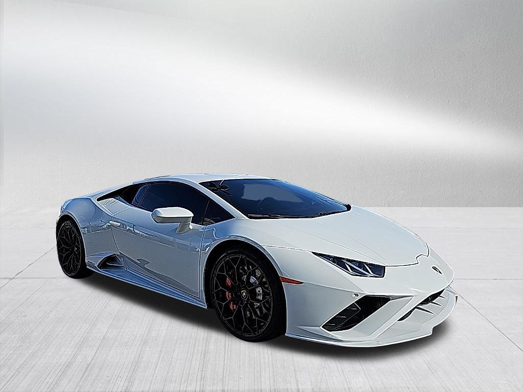 2022 Lamborghini Huracan EVO image 2