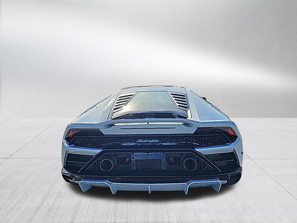 2022 Lamborghini Huracan EVO image 5