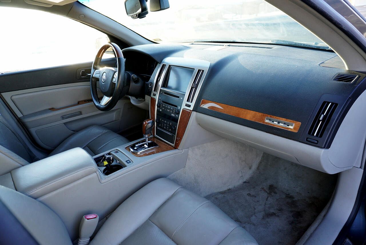 2009 Cadillac STS Luxury image 27