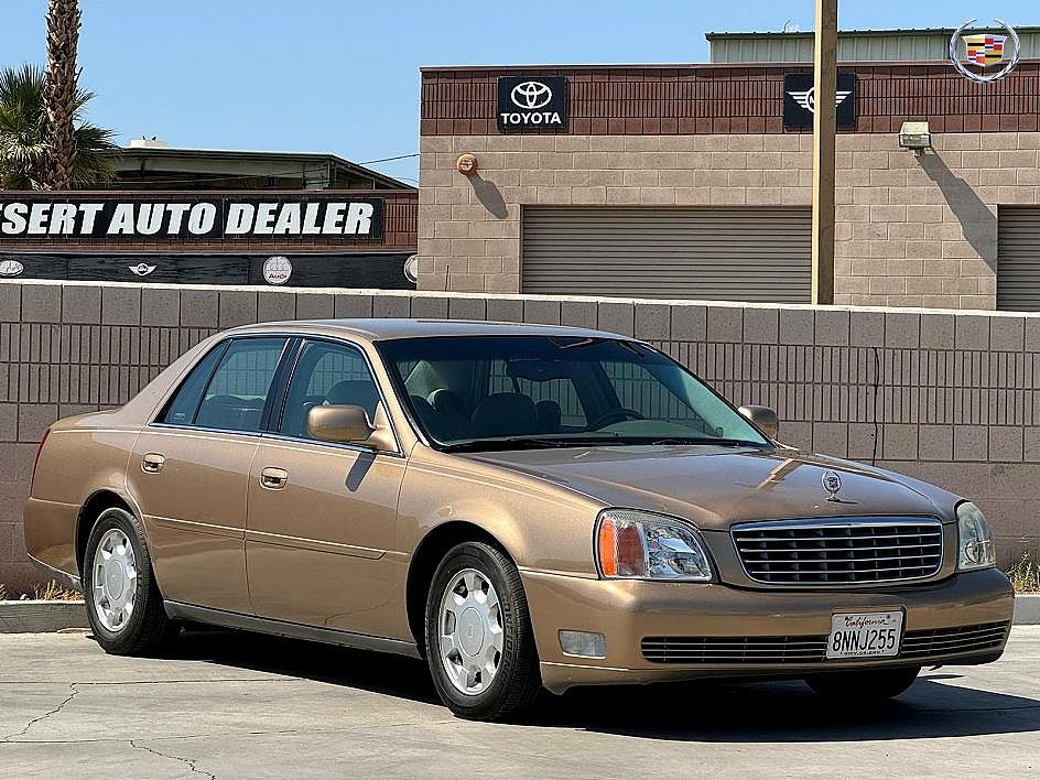 2000 Cadillac DeVille Base image 0