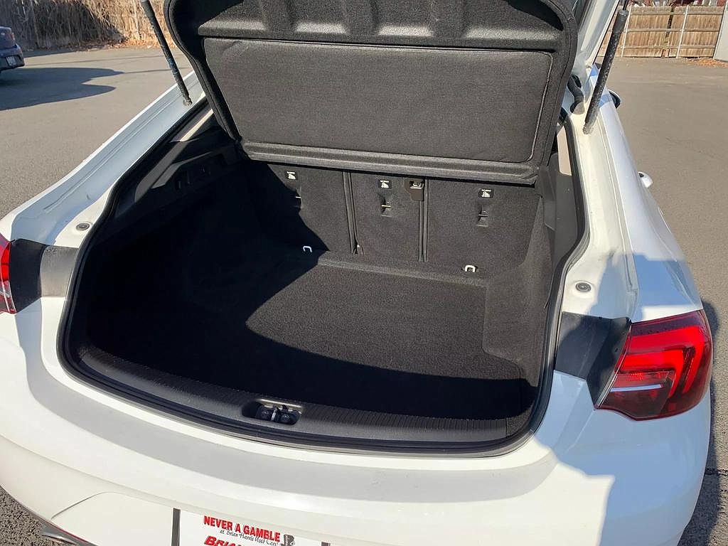 2019 Buick Regal Preferred II image 3