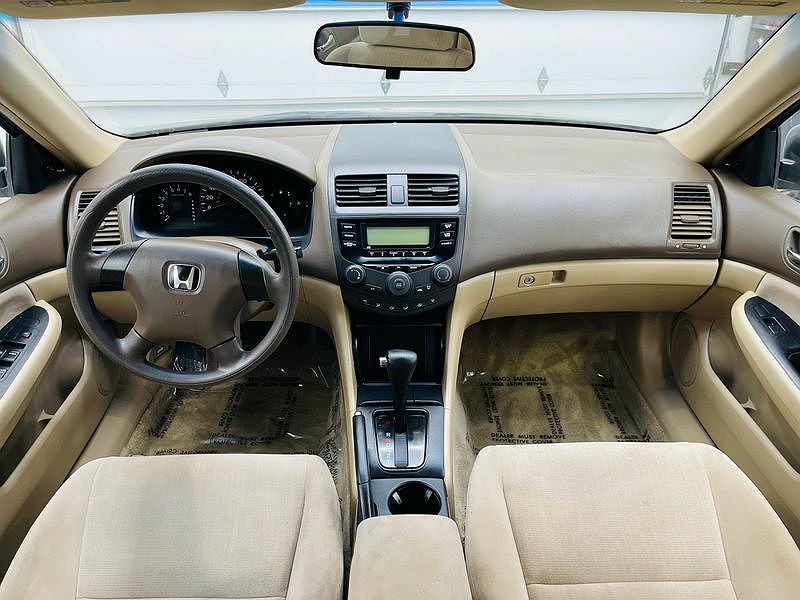 2003 Honda Accord DX image 12