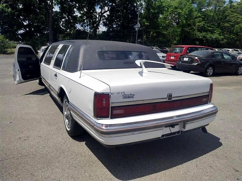 1990 Lincoln Town Car null image 6