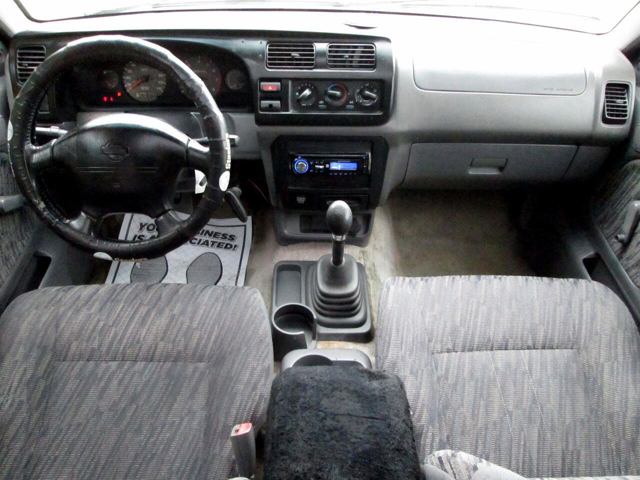 2000 Nissan Frontier XE image 7