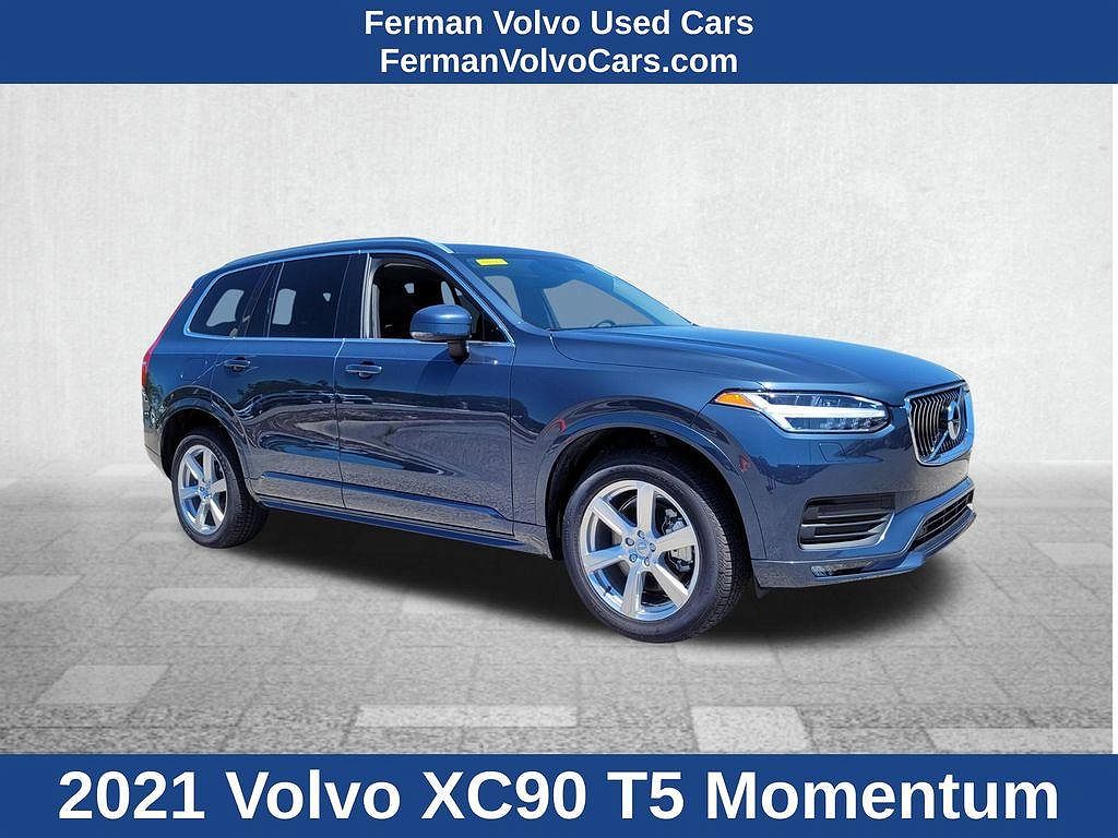 2021 Volvo XC90 T5 Momentum image 0
