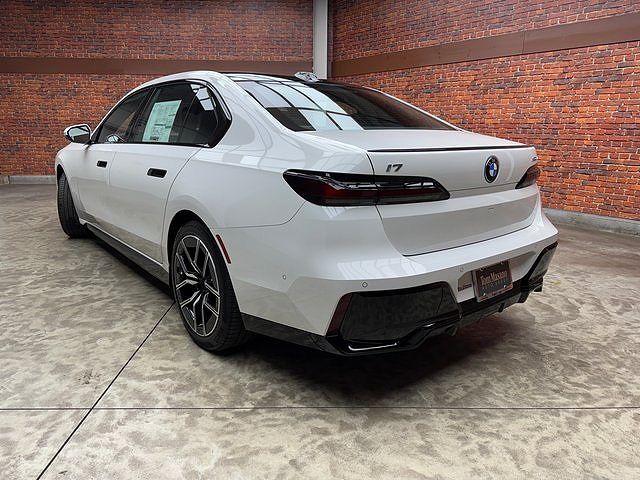 2025 BMW i7