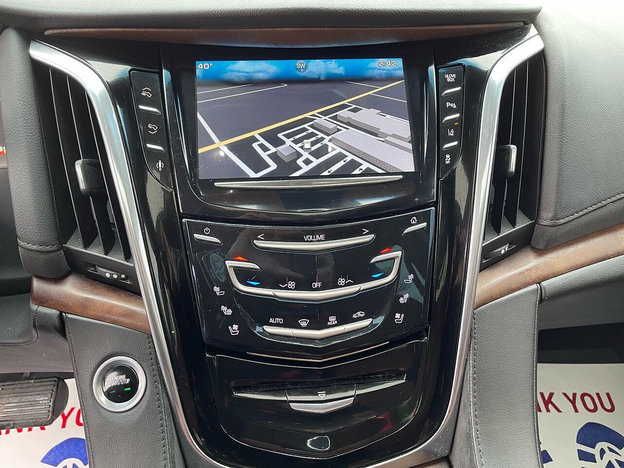 2015 Cadillac Escalade null image 39