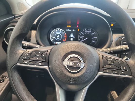2022 Nissan Kicks SV photo 10