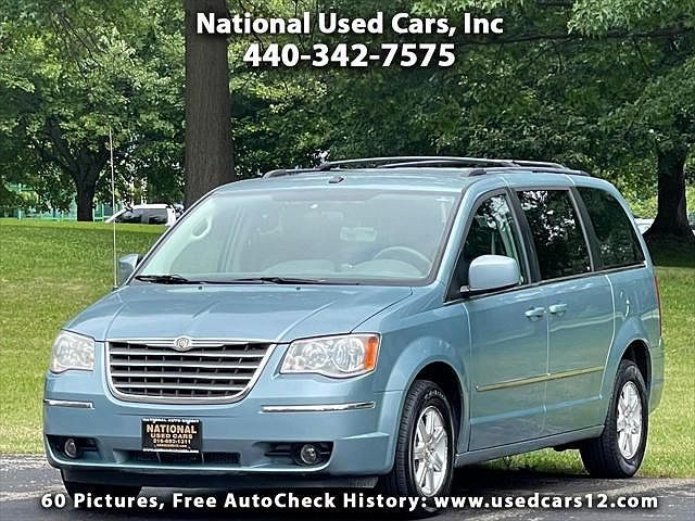2009 Chrysler Town & Country Touring image 0