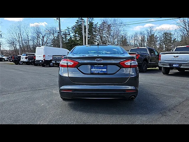 2015 Ford Fusion SE image 5