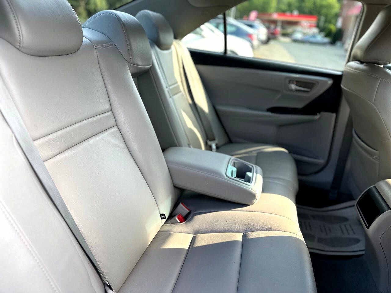 2015 Toyota Camry LE image 22