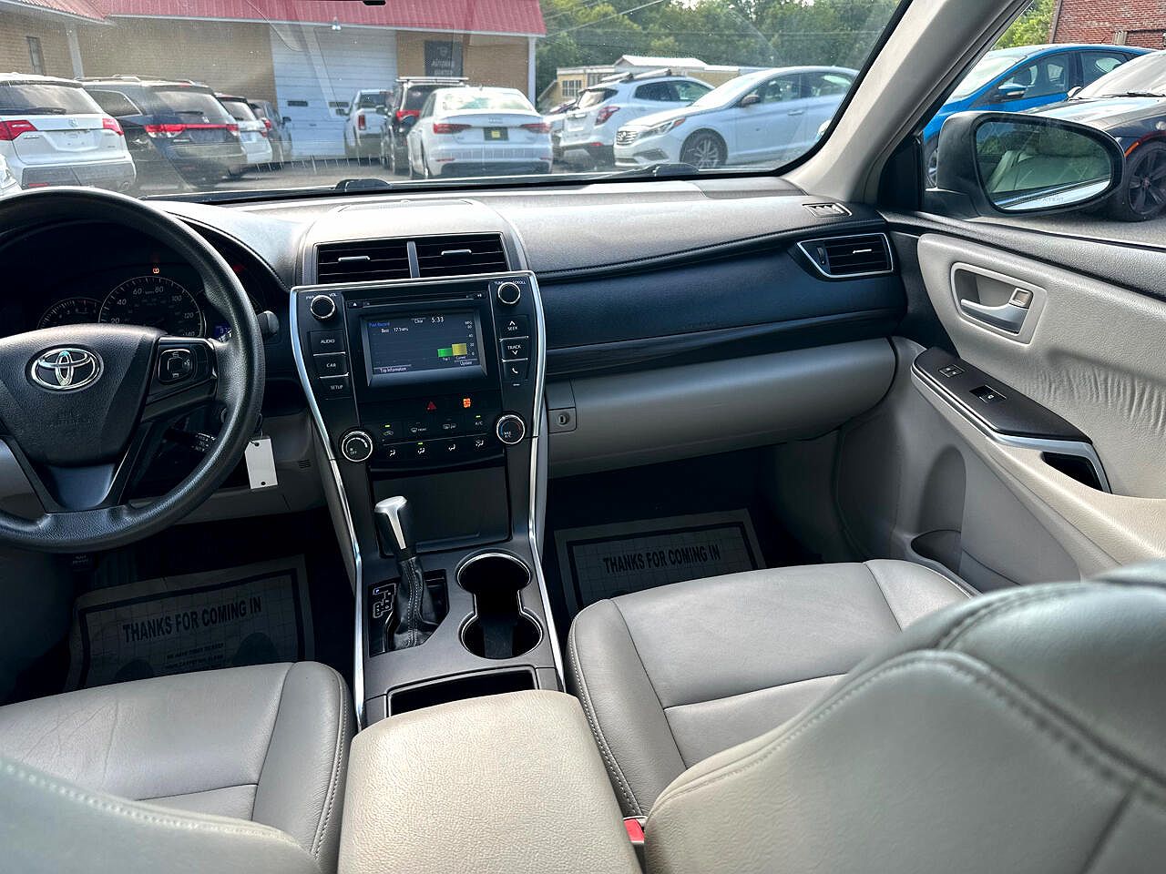 2015 Toyota Camry LE image 29