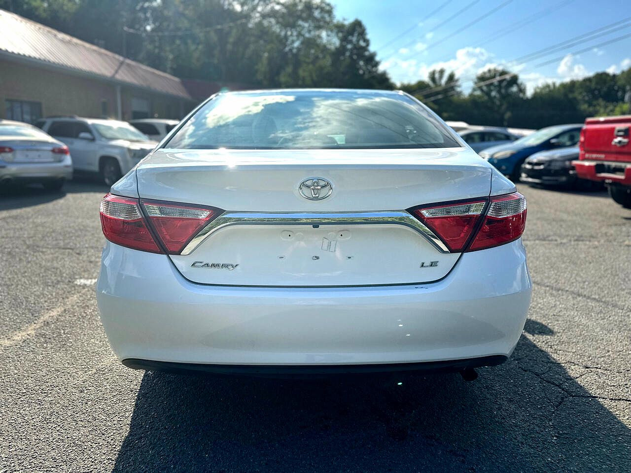 2015 Toyota Camry LE image 3