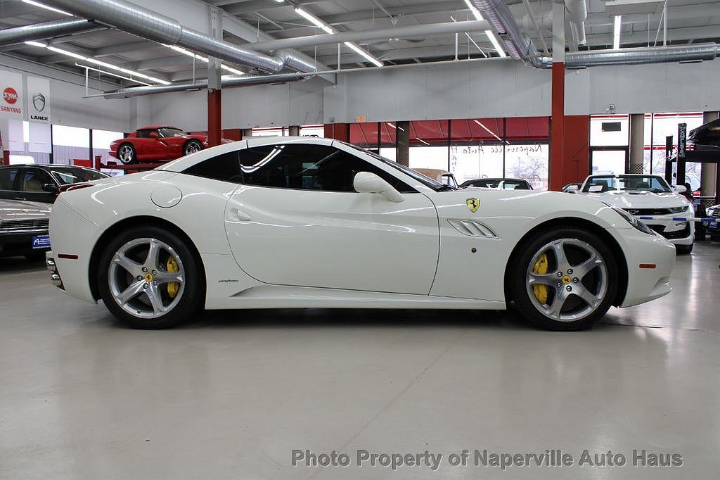 2013 Ferrari California null image 98