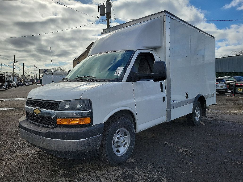 2023 Chevrolet Express 3500 image 1