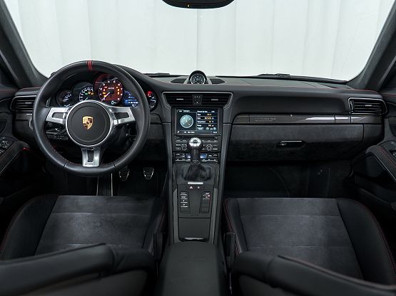 2016 Porsche 911 GTS Club Coupe photo 11