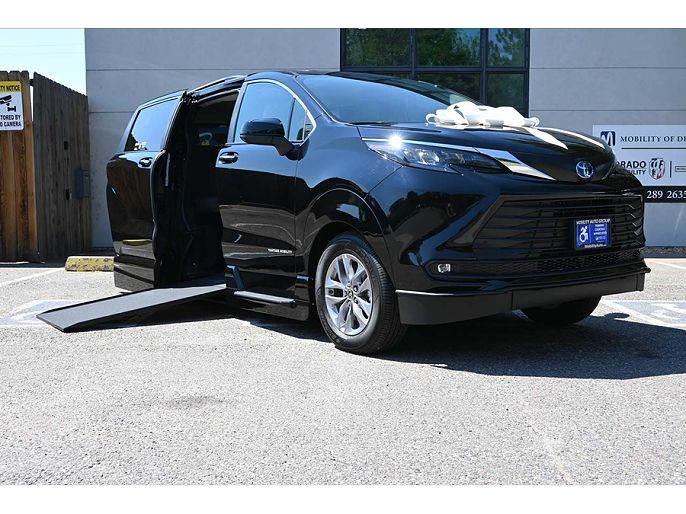 2025 Toyota Sienna