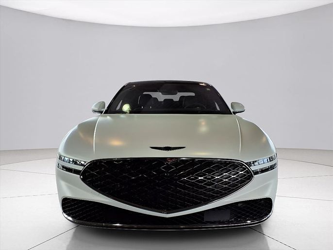 2025 Genesis G90