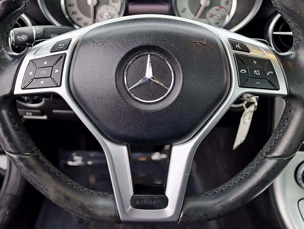 2016 Mercedes-Benz SLK 300 image 15