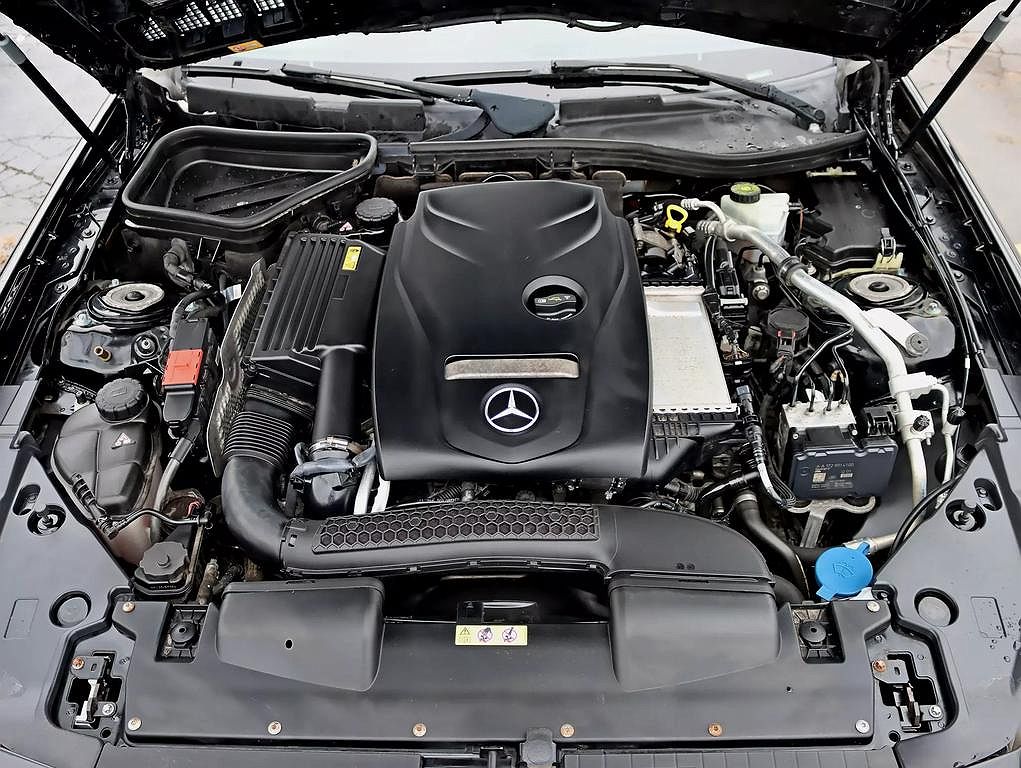 2016 Mercedes-Benz SLK 300 image 29