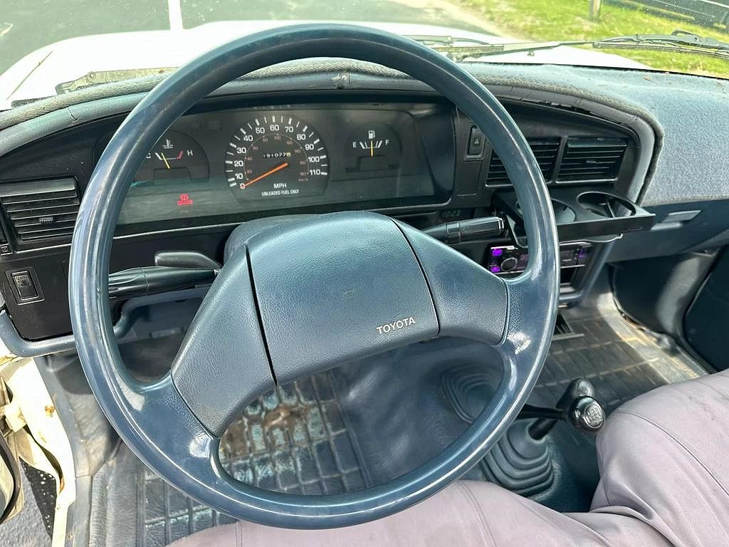 1991 Toyota Pickup Deluxe image 9