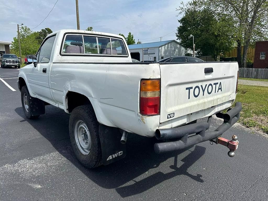 1991 Toyota Pickup Deluxe image 2