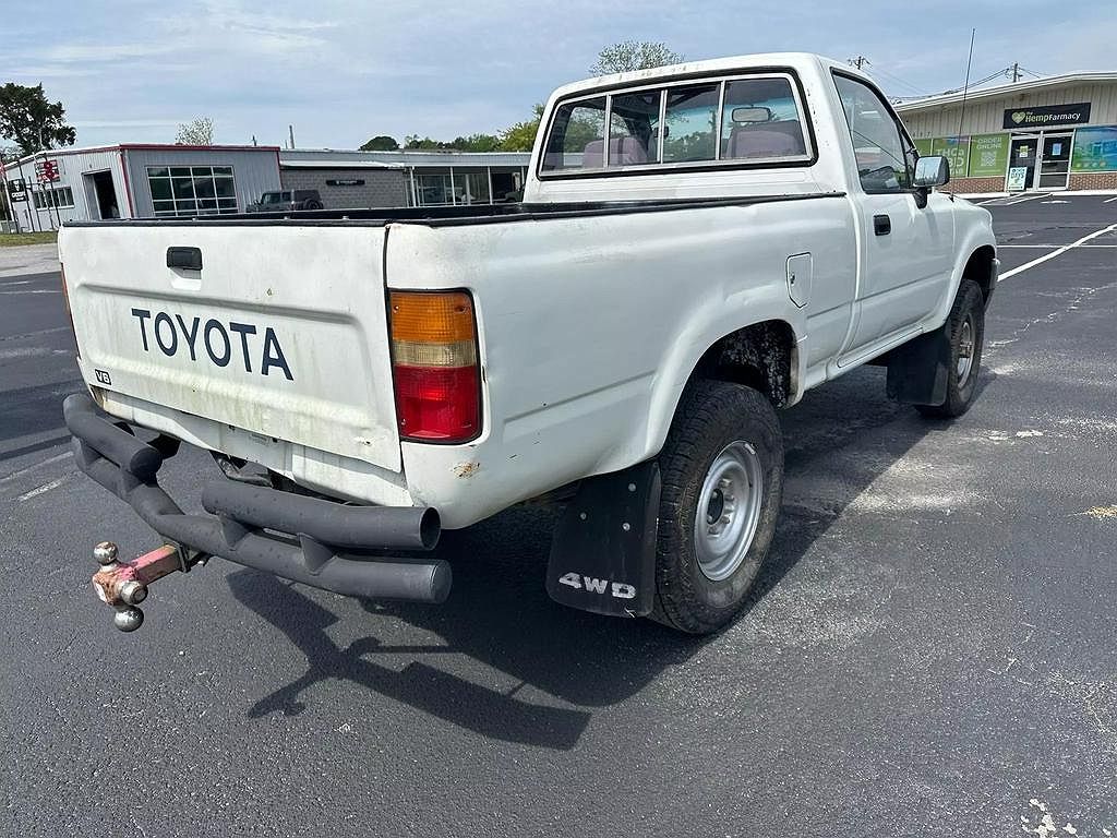 1991 Toyota Pickup Deluxe image 4