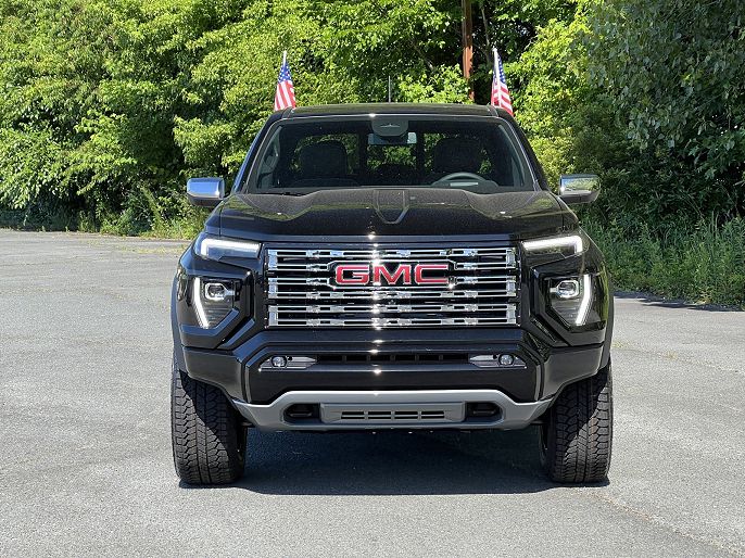 2024 GMC Canyon