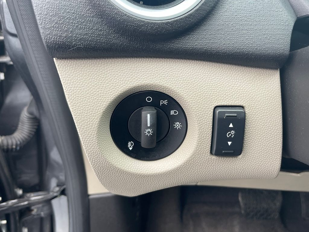 2017 Ford Fiesta Titanium image 20
