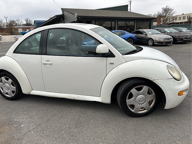 2000 Volkswagen New Beetle GLS image 12