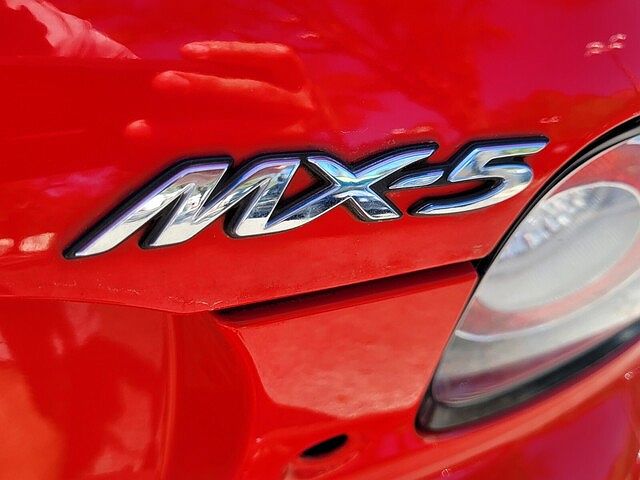 2006 Mazda Miata Touring image 5