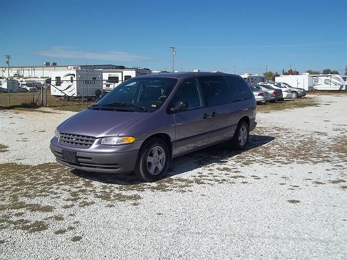 1998 Plymouth Grand Voyager SE image 1
