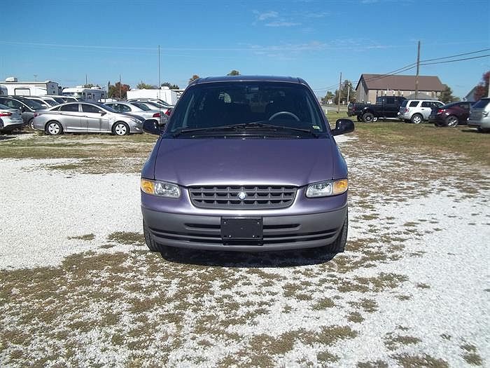 1998 Plymouth Grand Voyager SE image 2