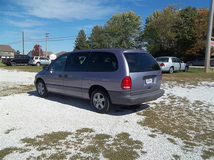 1998 Plymouth Grand Voyager SE image 3