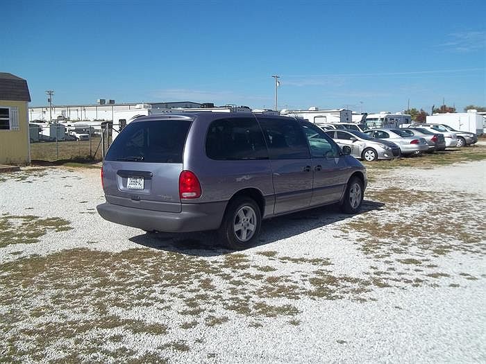1998 Plymouth Grand Voyager SE image 4