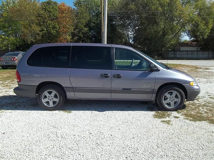 1998 Plymouth Grand Voyager SE image 8