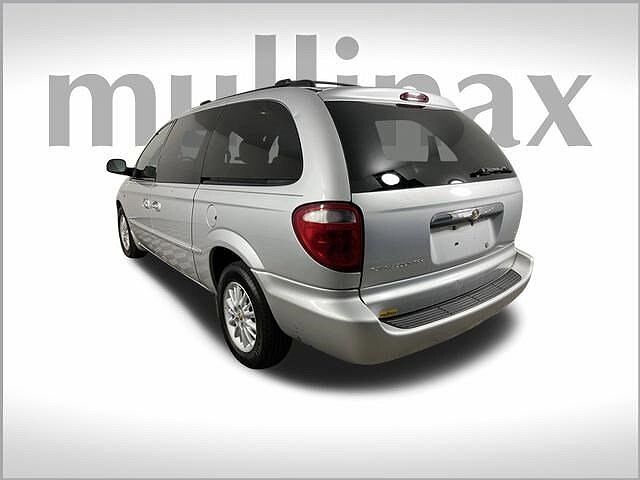2002 Chrysler Town & Country EX image 6