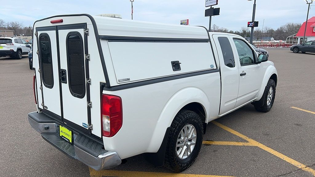 2015 Nissan Frontier SV image 5