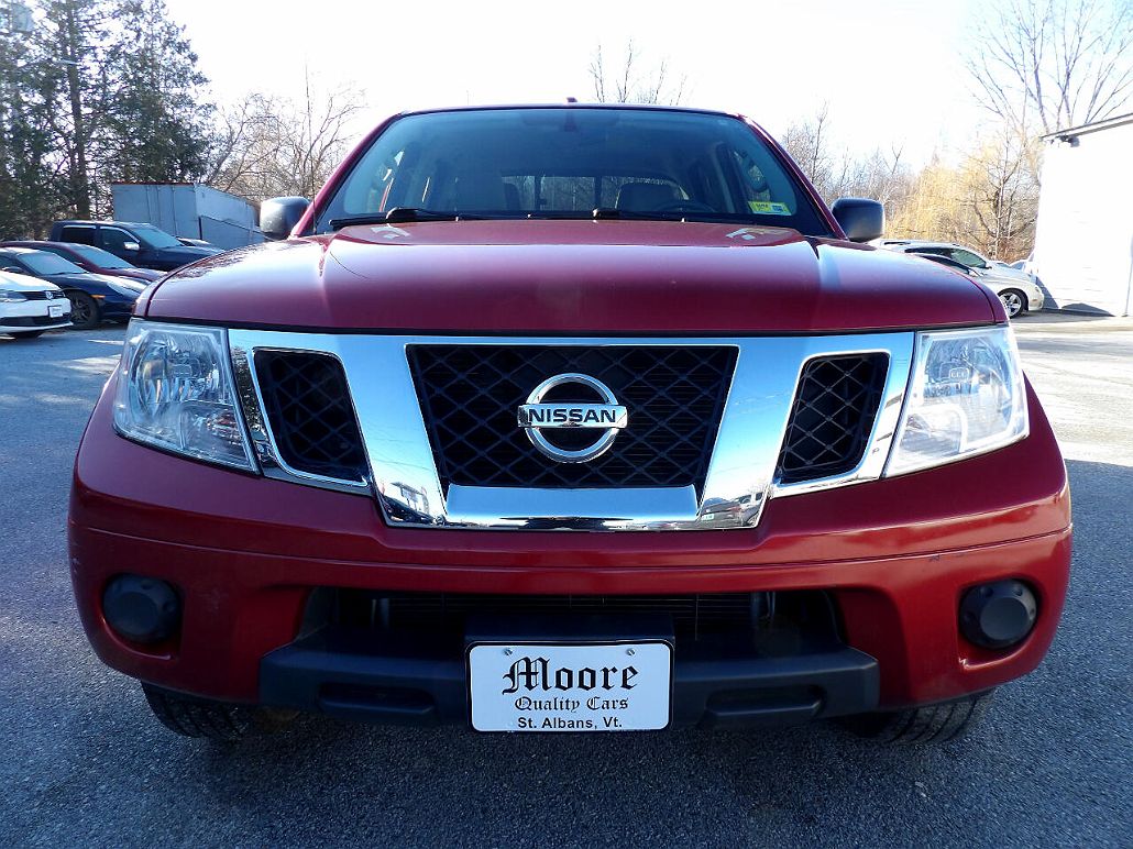 2014 Nissan Frontier SV image 2