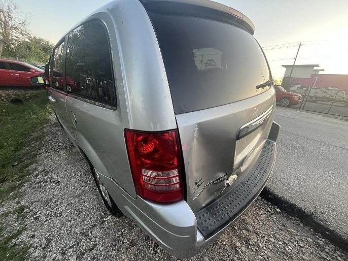 2008 Chrysler Town & Country