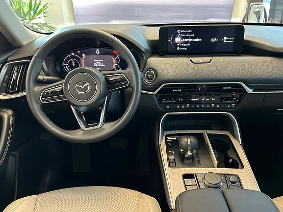 2024 Mazda CX-90 Premium photo 11