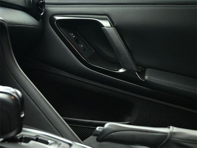 2020 Nissan GT-R Premium image 9