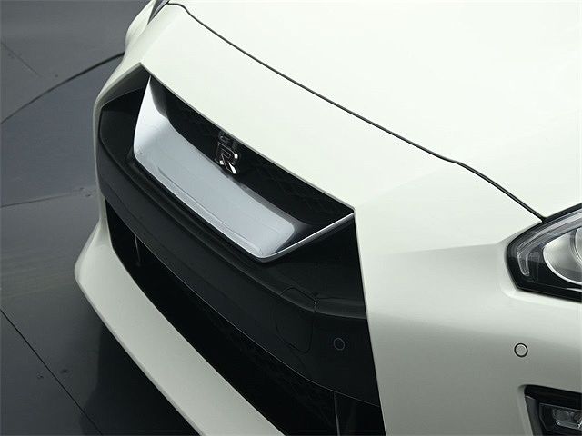 2020 Nissan GT-R Premium image 31