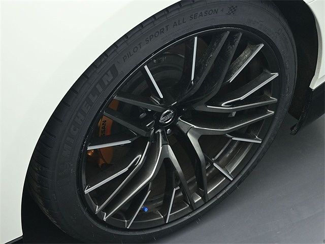 2020 Nissan GT-R Premium image 35