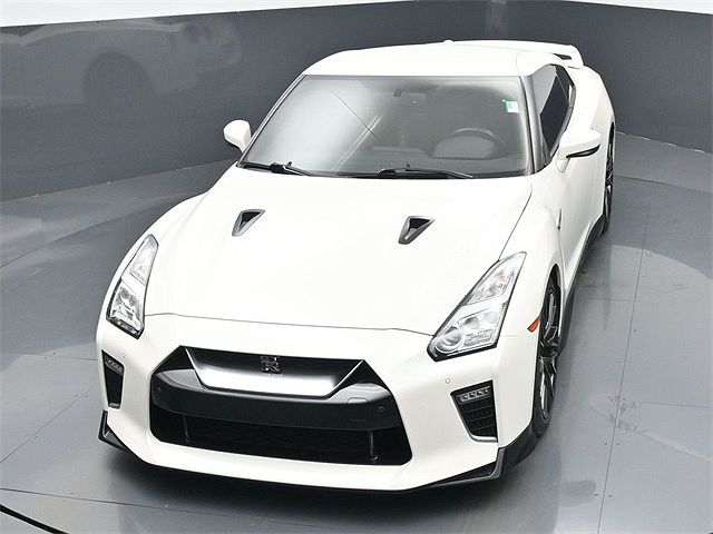 2020 Nissan GT-R Premium image 39