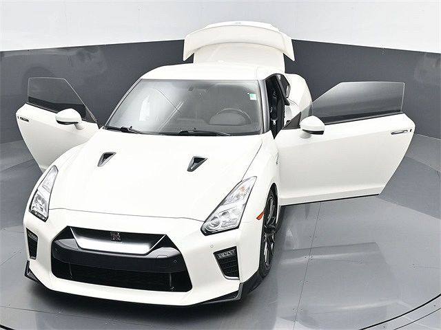 2020 Nissan GT-R Premium image 55