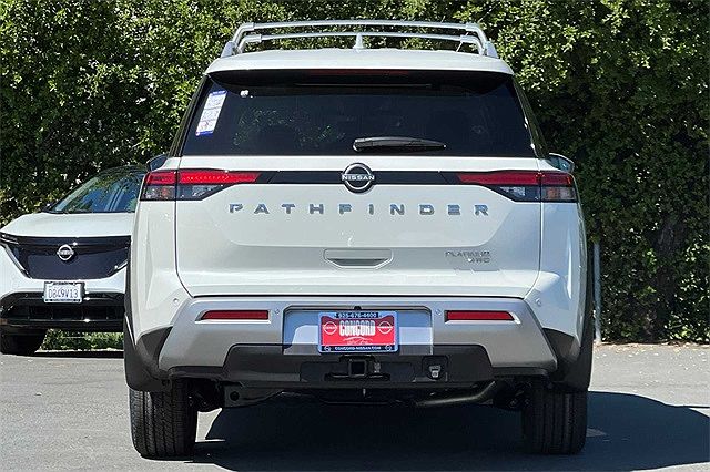 2024 Nissan Pathfinder Platinum image 5