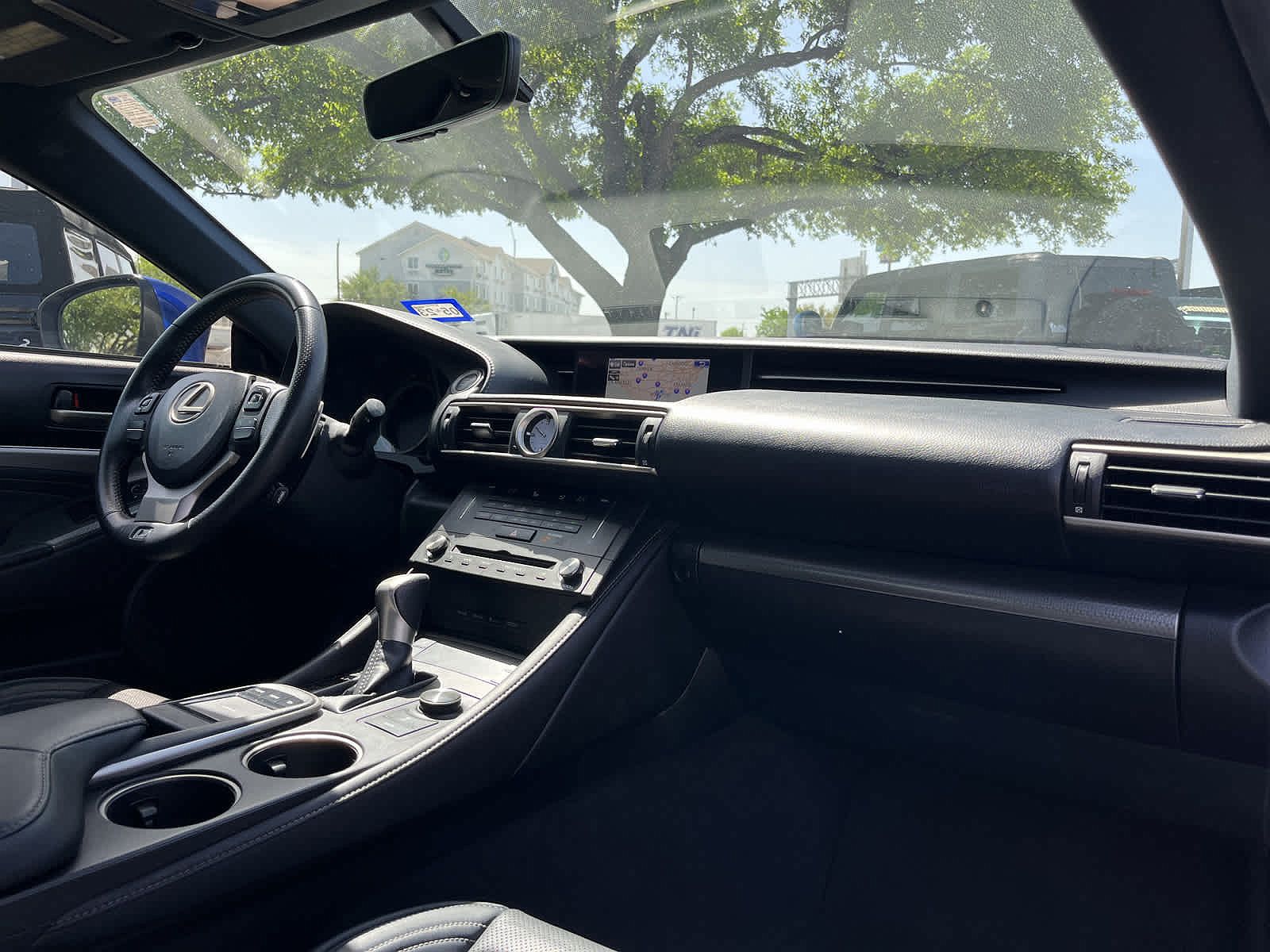 2015 Lexus RC 350 image 3