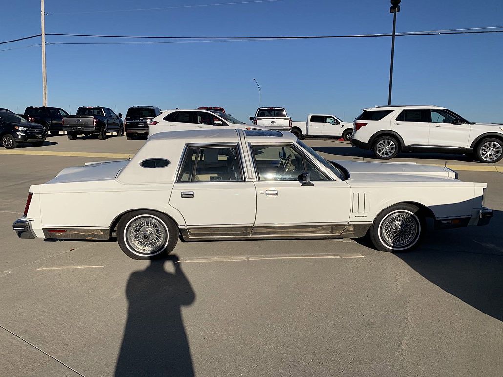 1982 Lincoln Mark Series null image 3